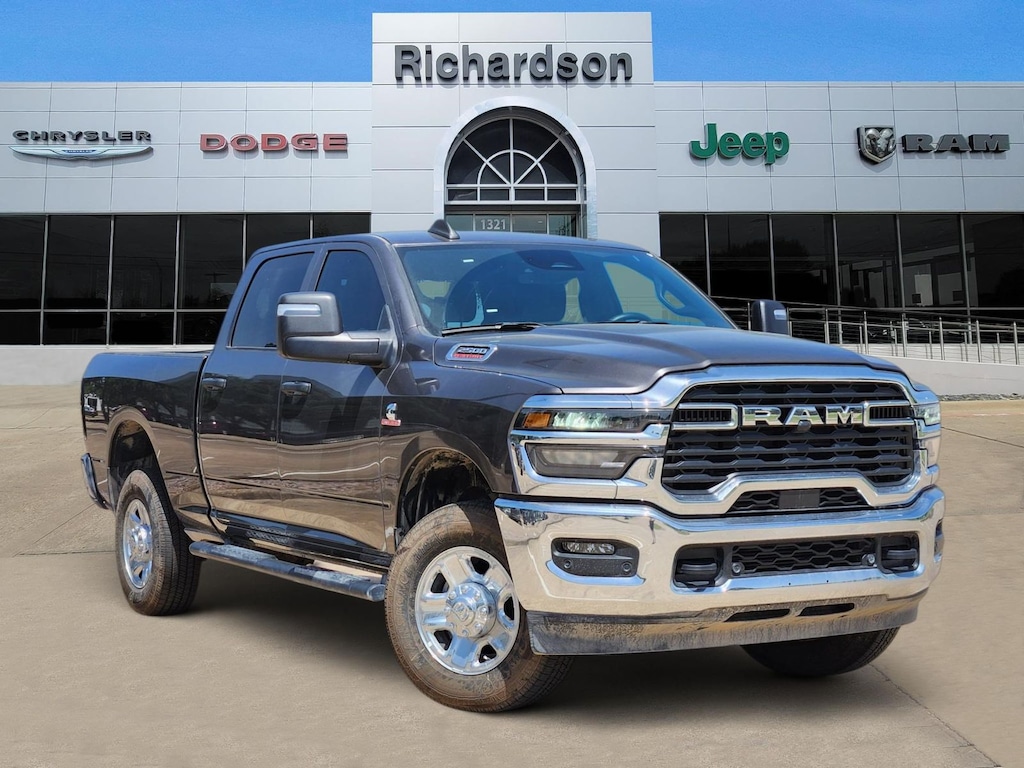 New 2026 Ram 2500 TRADESMAN CREW CAB 4X4 6'4 BOX Pickup