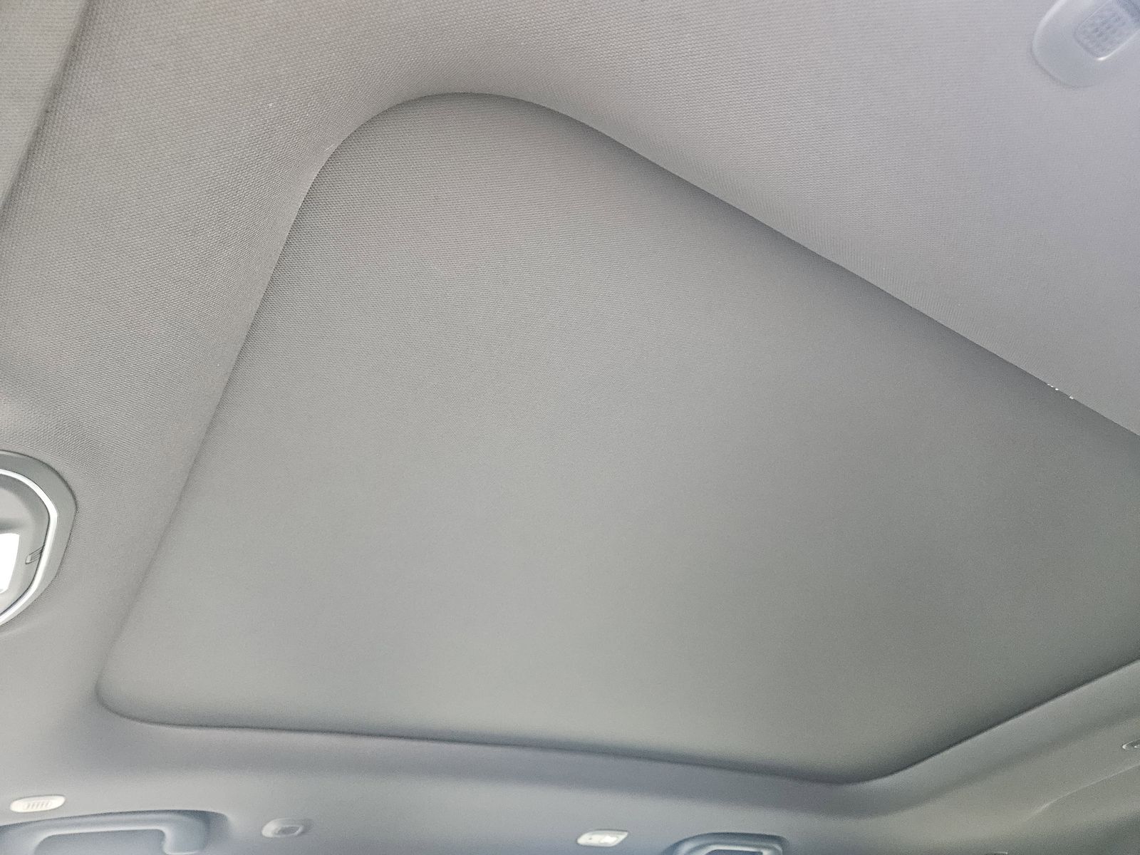 New 2025 Bright White Jeep L LIMITED 4X2 image 26