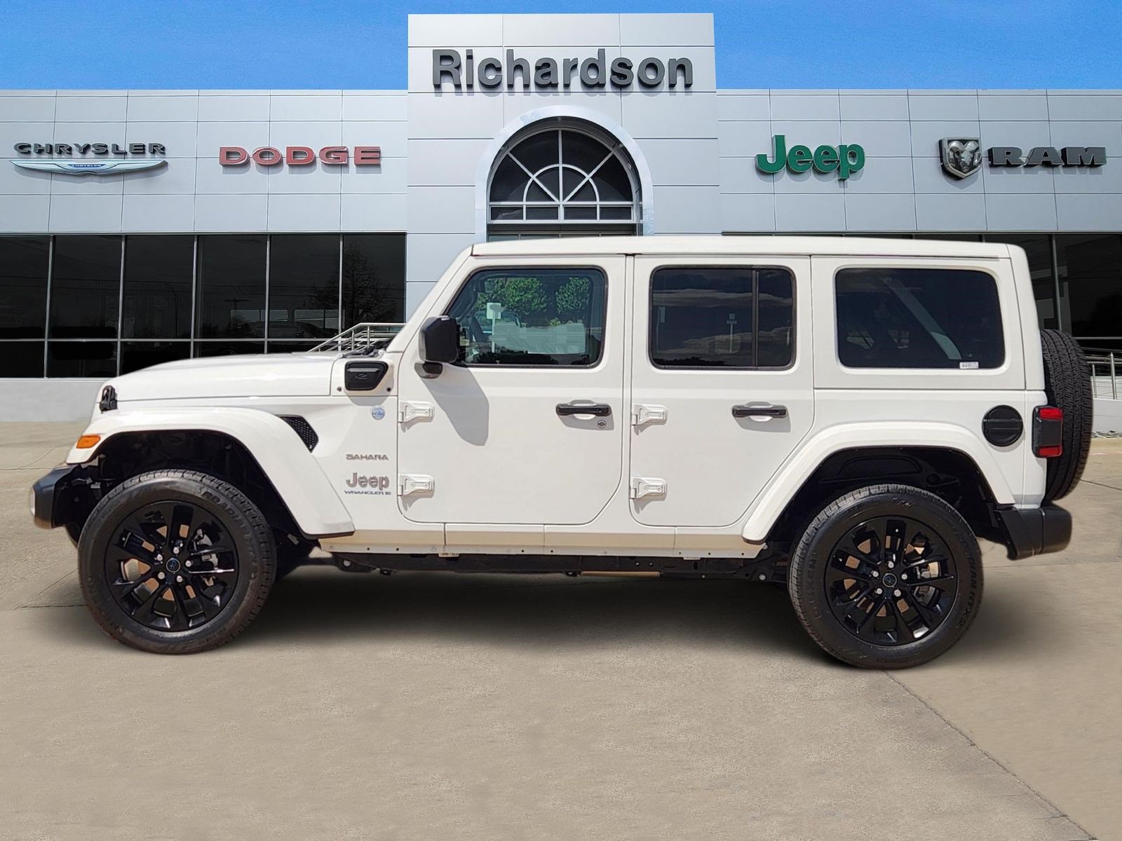 Used 2024 Bright White Clearcoat Jeep Sahara image 3