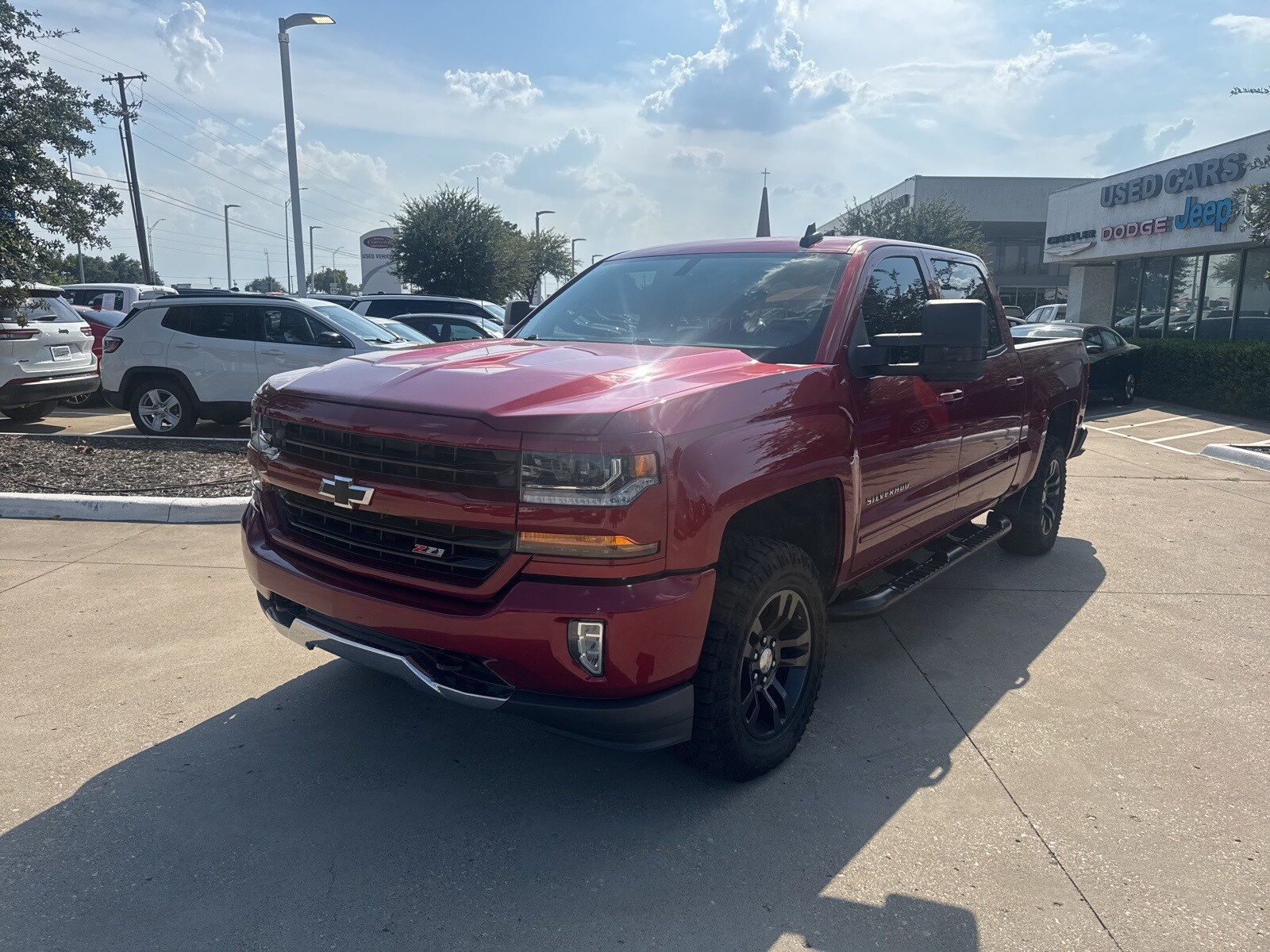 2018 Chevrolet Silverado 1500 LT photo 2
