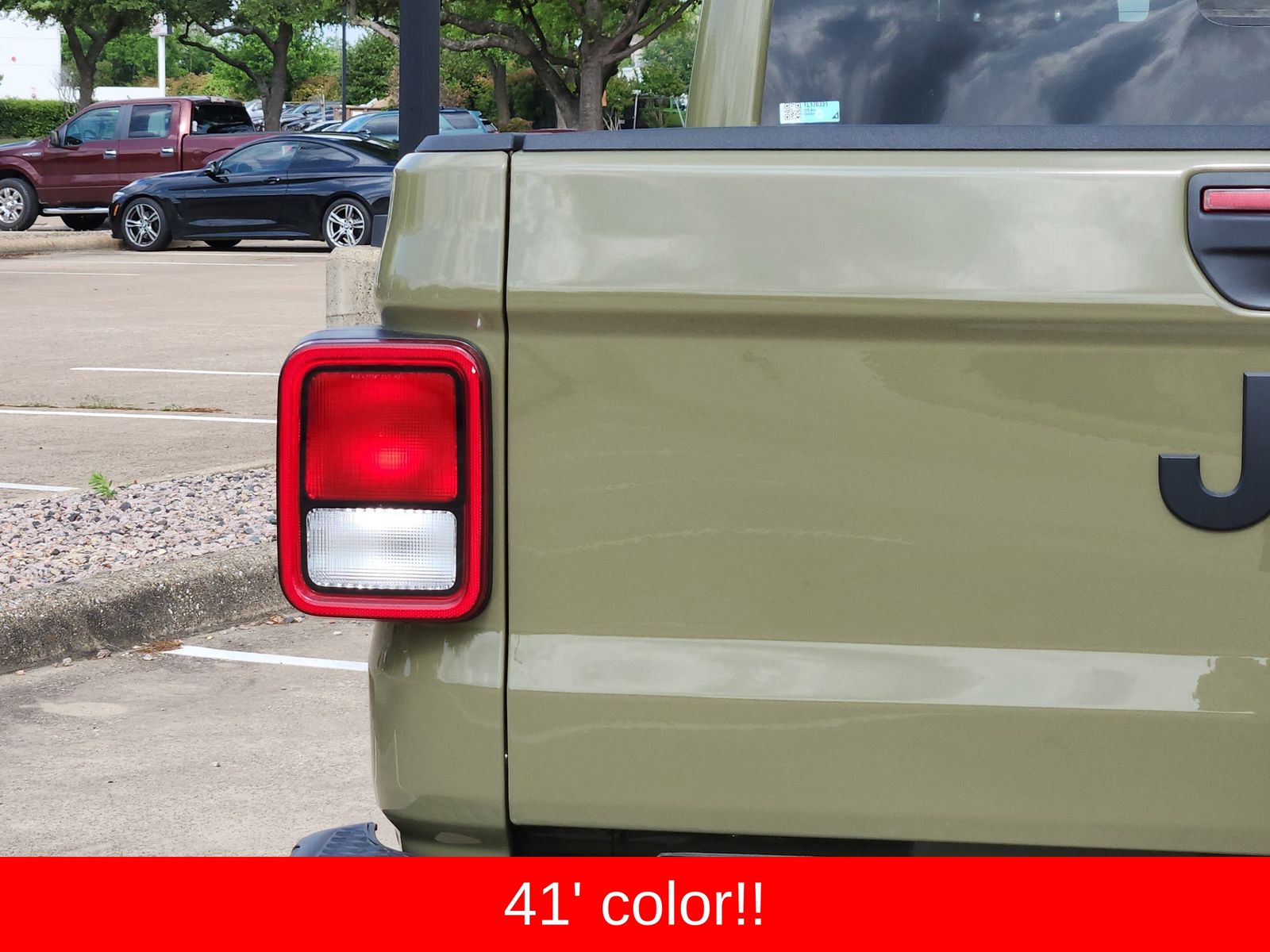 New 2026 41 Jeep SAHARA 4X4 image 15