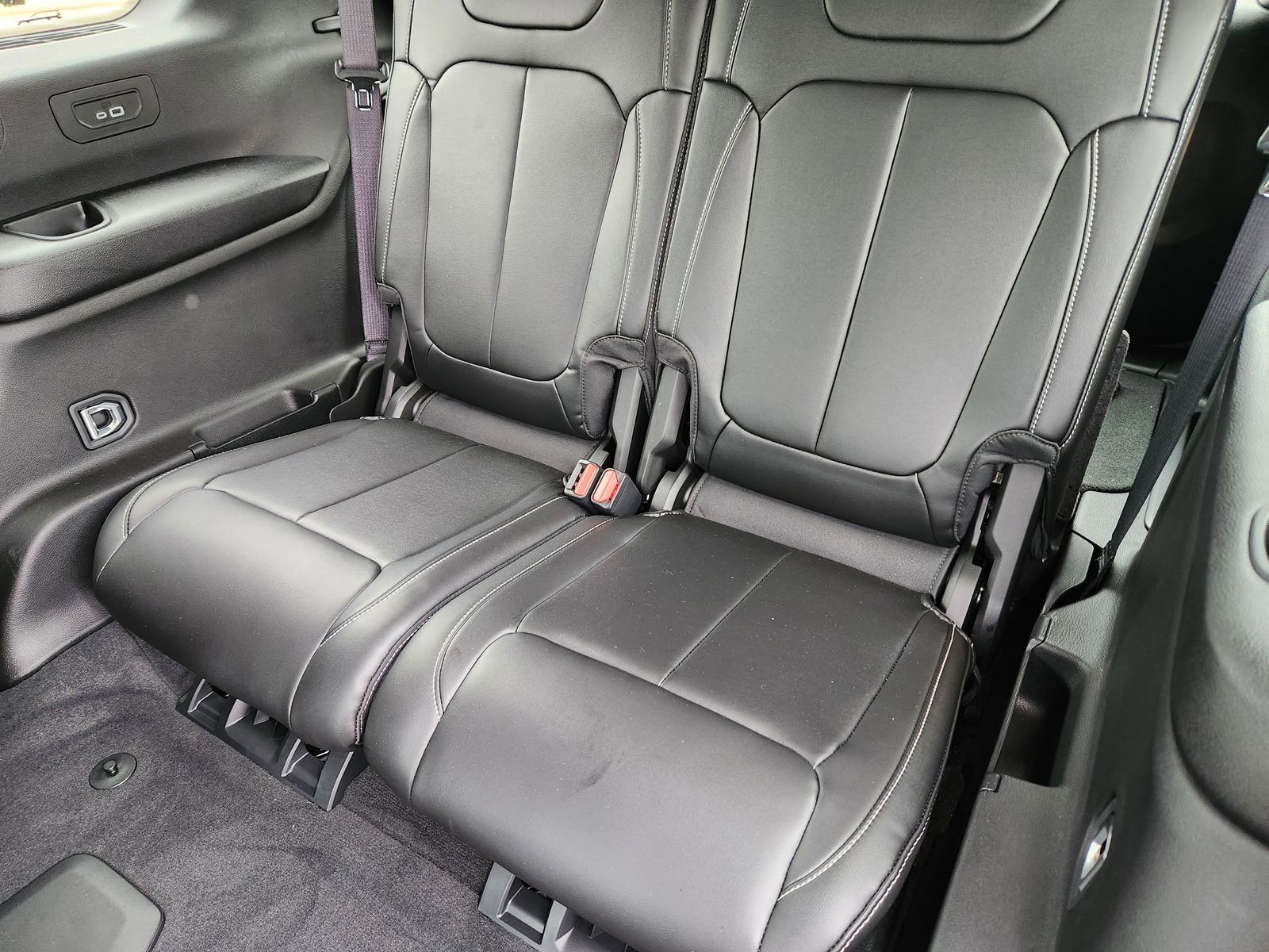 Used 2025 Bright White Jeep Limited image 41