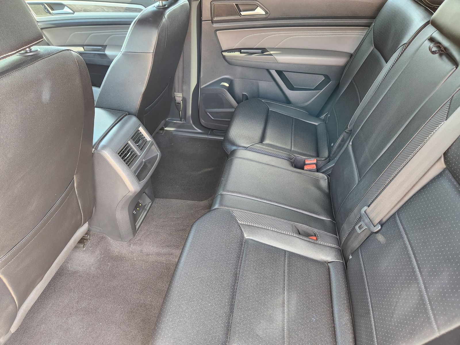 Used 2022 Pure White Volkswagen 2.0T SE w/Technology image 38