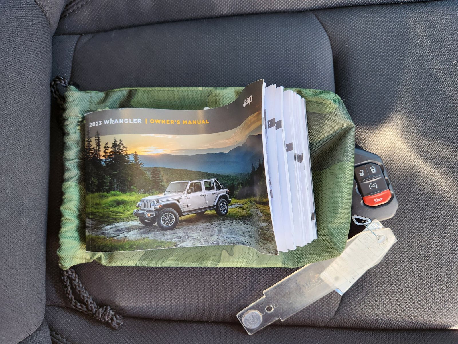 Used 2023 Sting-Gray Clearcoat Jeep  image 44