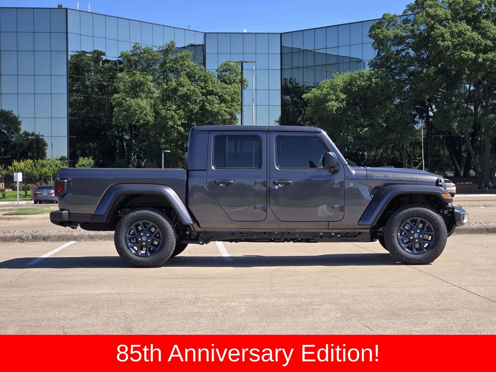 New 2026 Granite Crystal Jeep 85TH ANNIVERSARY EDITION 4X4 image 7