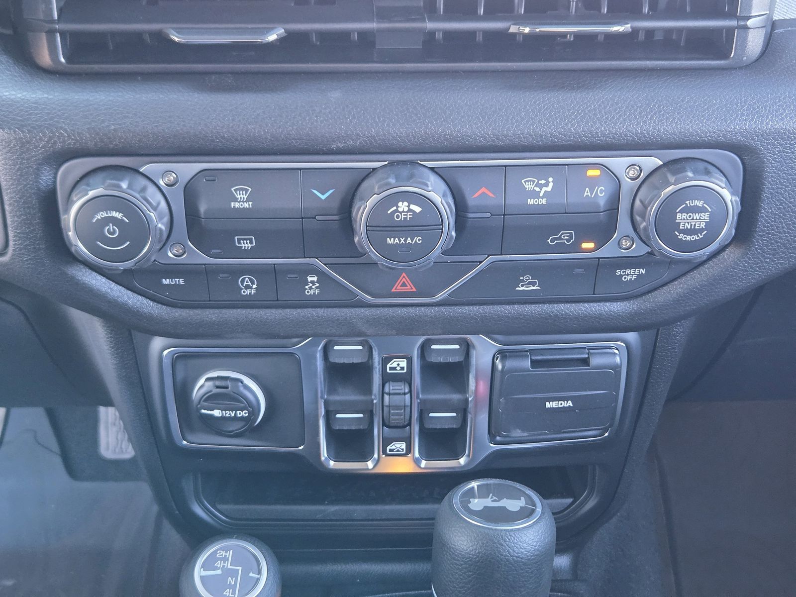 New 2026 Bright White Jeep 4-DOOR SPORT S image 18