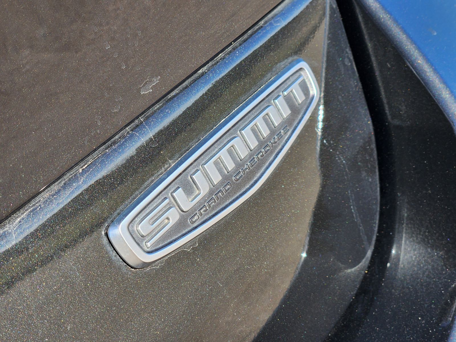 Certified Used 2023 Rocky Mountain Pearlcoat Jeep Summit image 19