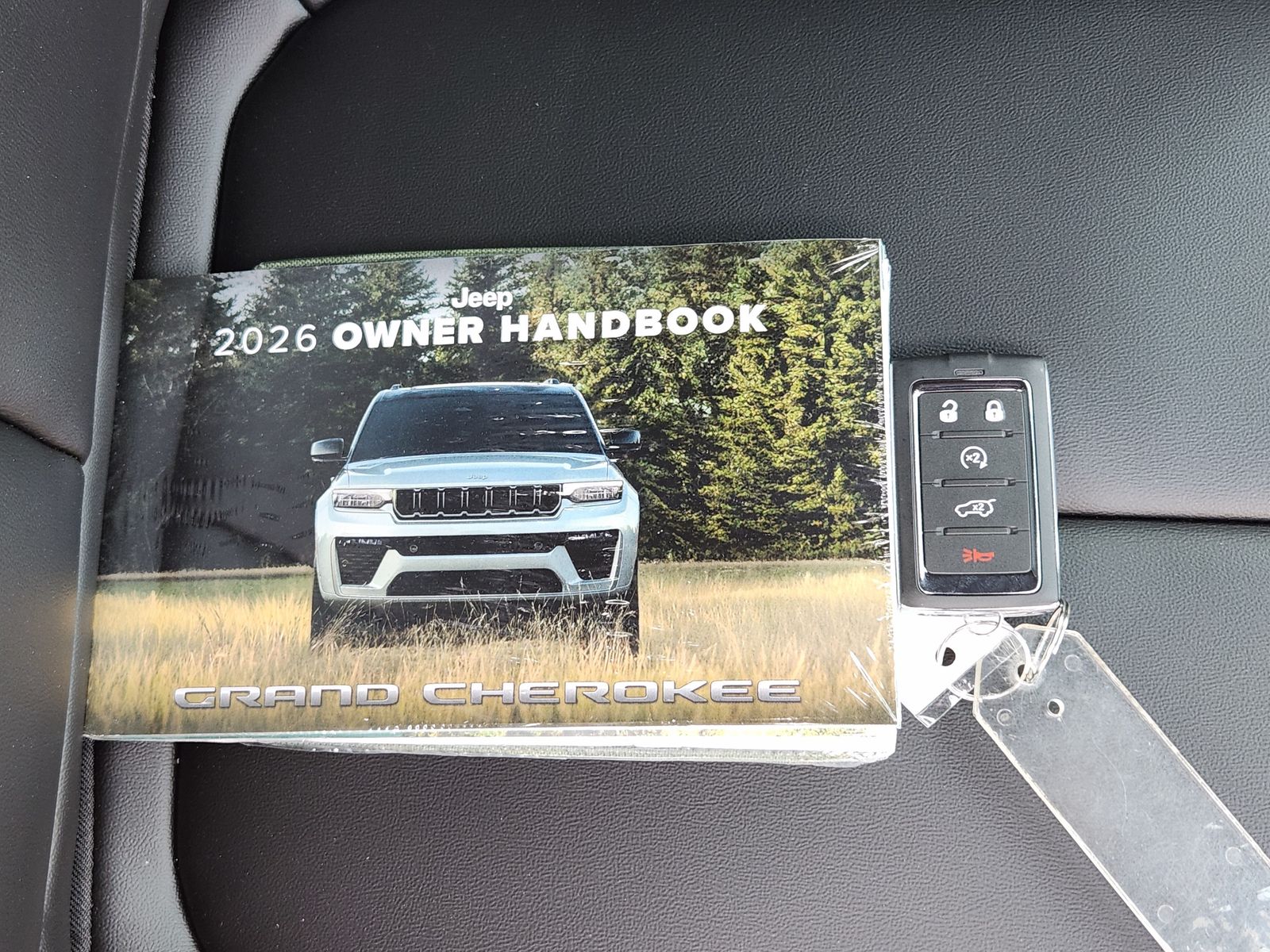 New 2026 Baltic Gray Jeep LIMITED 4X4 image 41