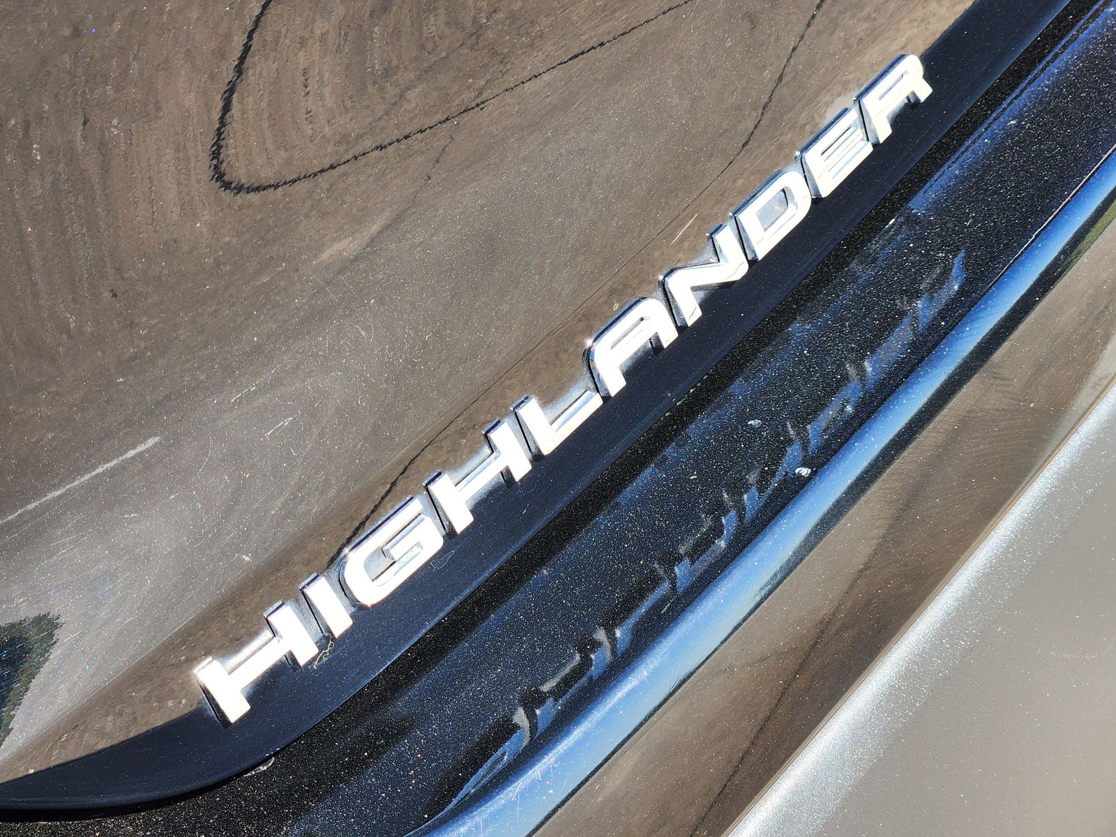 Used 2021 Midnight Black Toyota XLE image 18