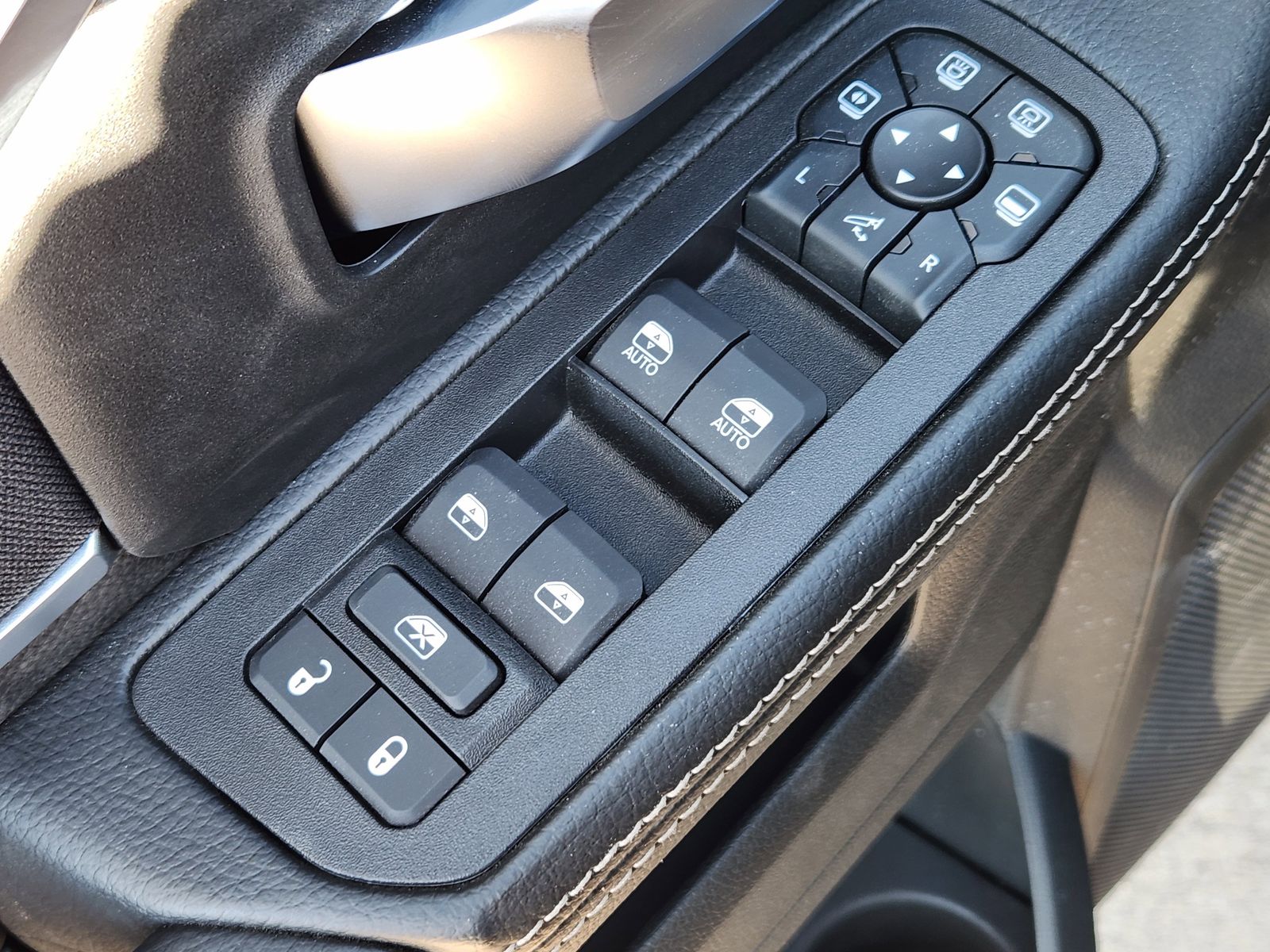 New 2026 Diamond Black Crystal Pearlcoat Ram LONE STAR CREW CAB 4X4 8