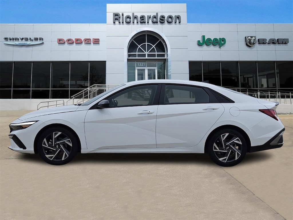 Used 2025 Hyundai Elantra SEL Sport Sedan