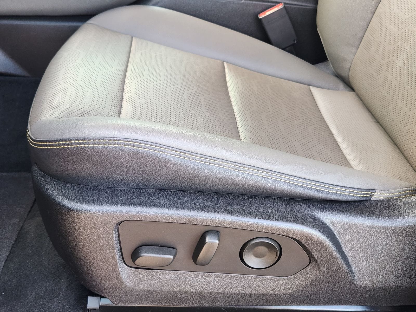 Used 2023 Sterling Gray Chevrolet ZR2 image 32