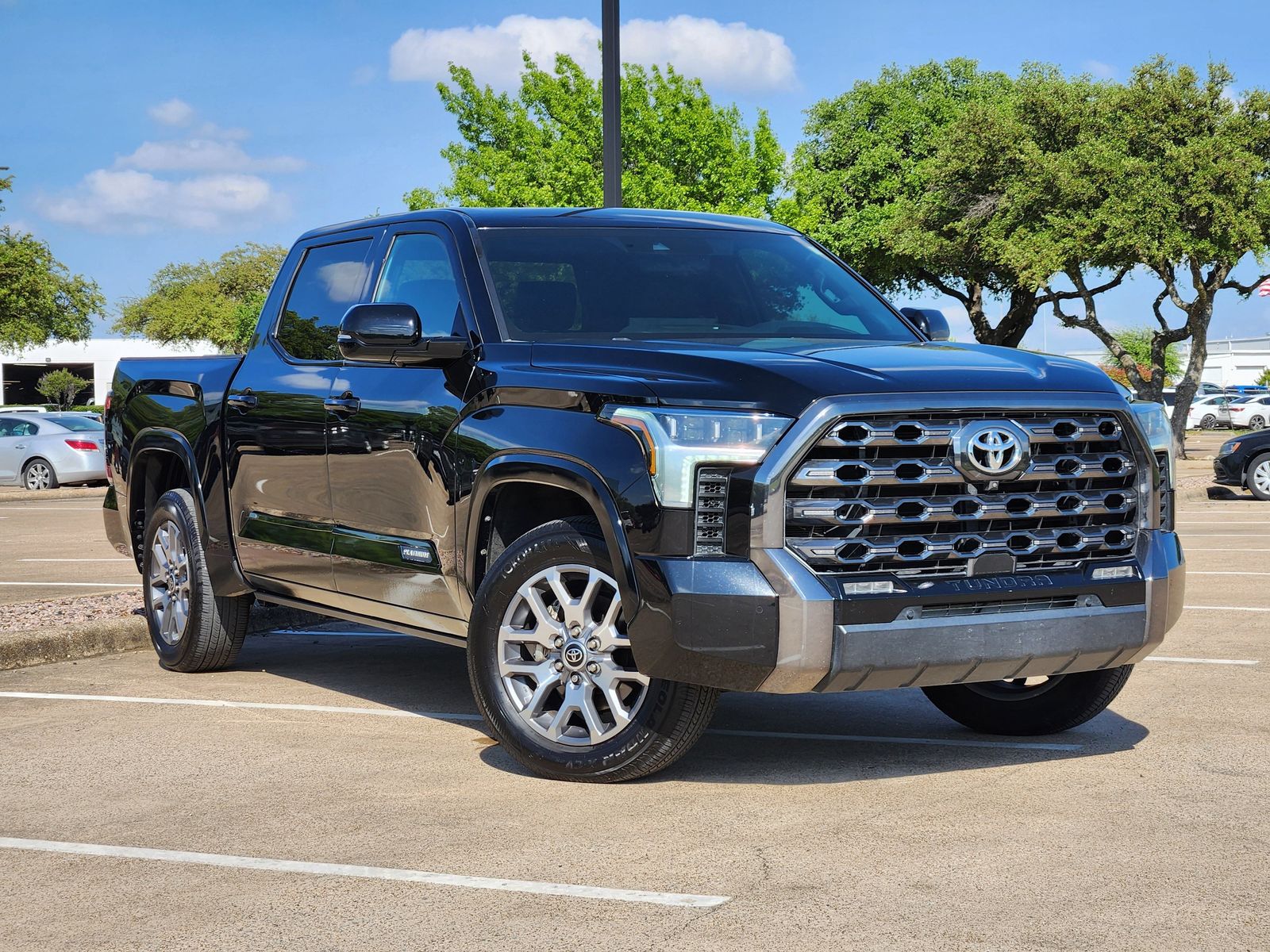 Midnight Black 2022 Toyota Tundra Platinum CrewMax Cab RWD Pickup Truck 4X2 Automatic