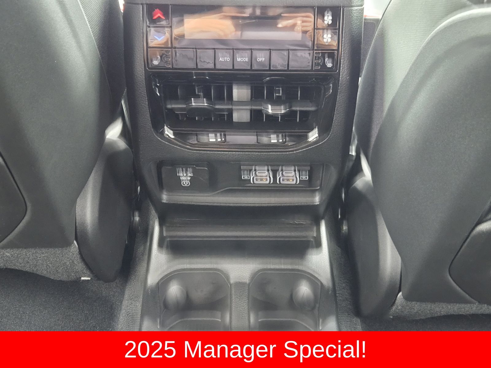 New 2025 Baltic Gray Jeep L LIMITED 4X4 image 38