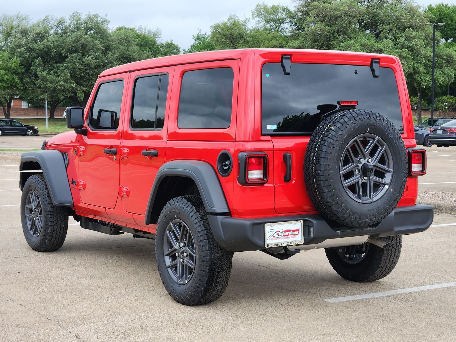 View vehicle photo 4