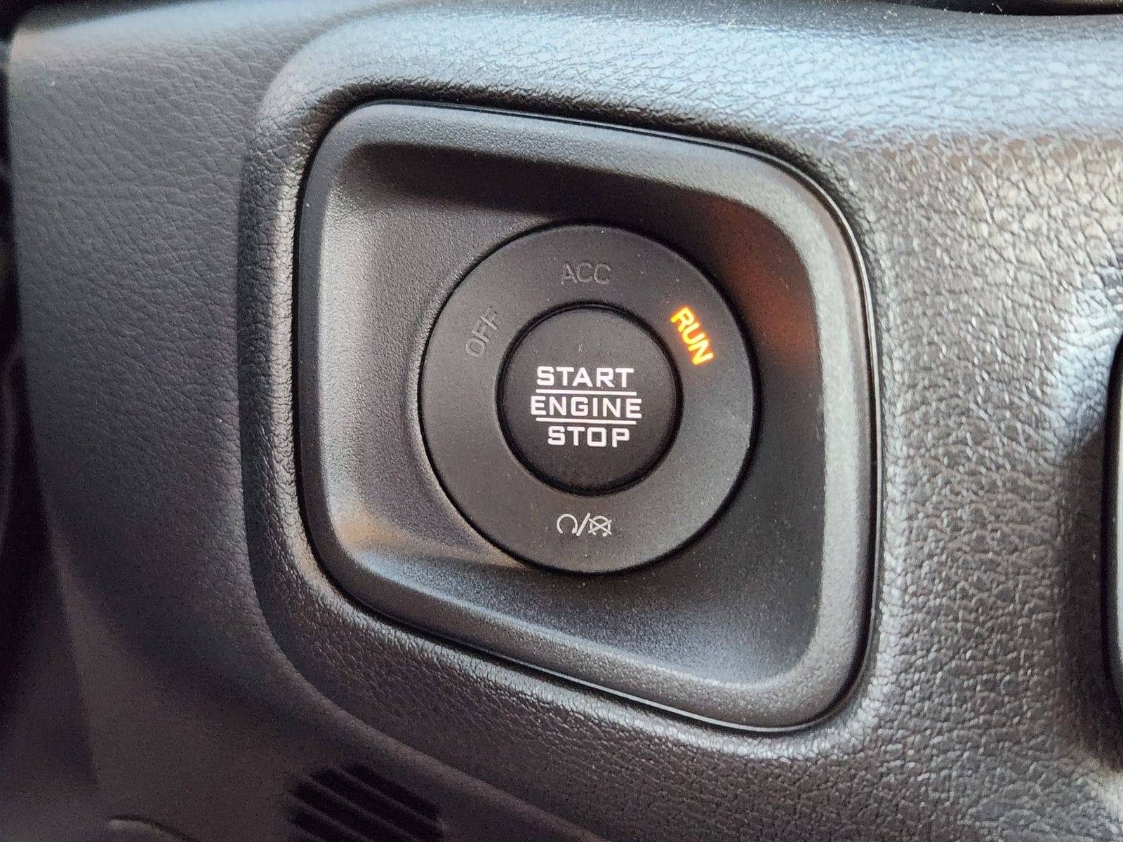 New 2026 Hydro Blue Pearlcoat Jeep SPORT 4X4 image 29