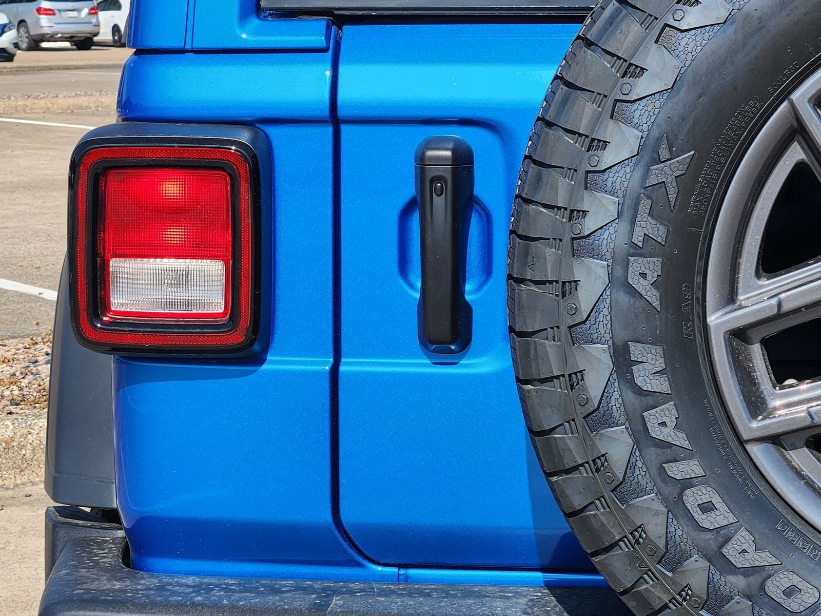 New 2026 Hydro Blue Pearlcoat Jeep 4-DOOR SPORT S image 15