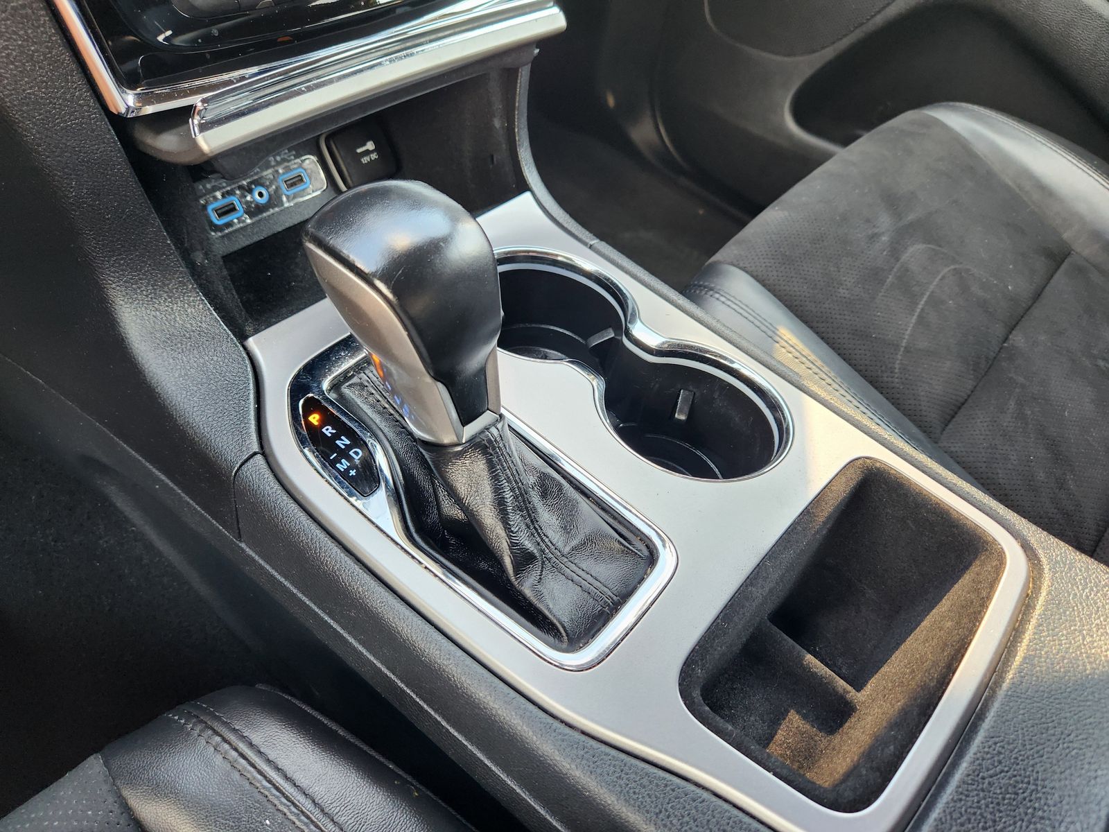 Used 2020 Sting-Gray Clearcoat Jeep Laredo image 28