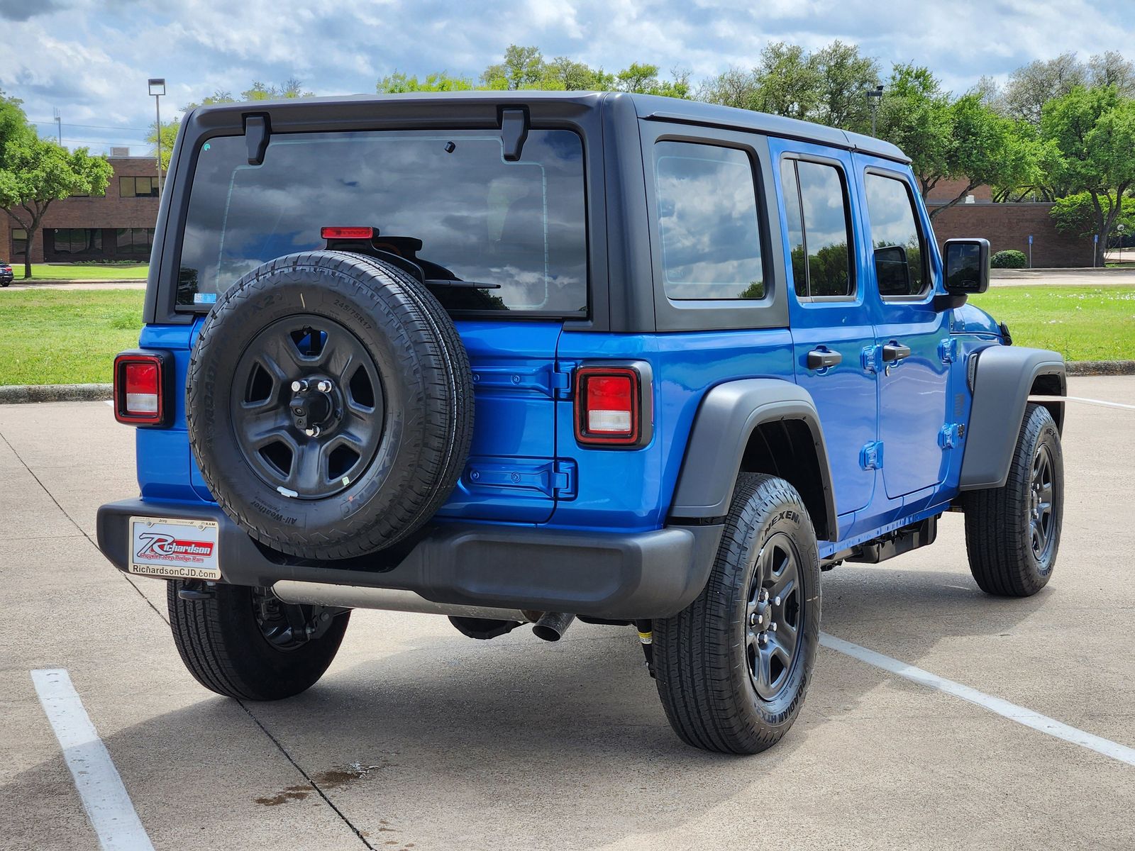 View vehicle photo 6