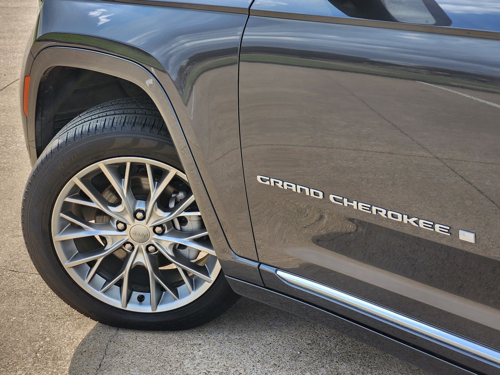 Certified Used 2024 Baltic Gray Jeep Summit image 17