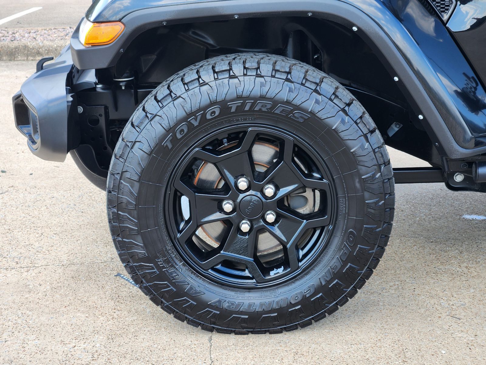Used 2022 Black Jeep Sport image 18
