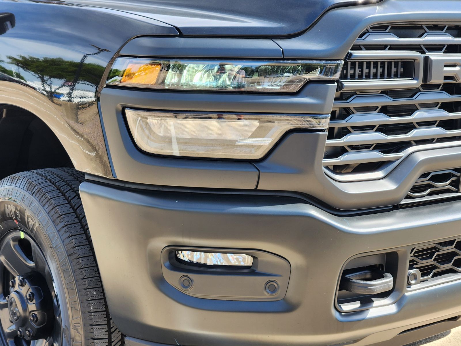 New 2026 Diamond Black Crystal Pearlcoat Ram TRADESMAN CREW CAB 4X4 6