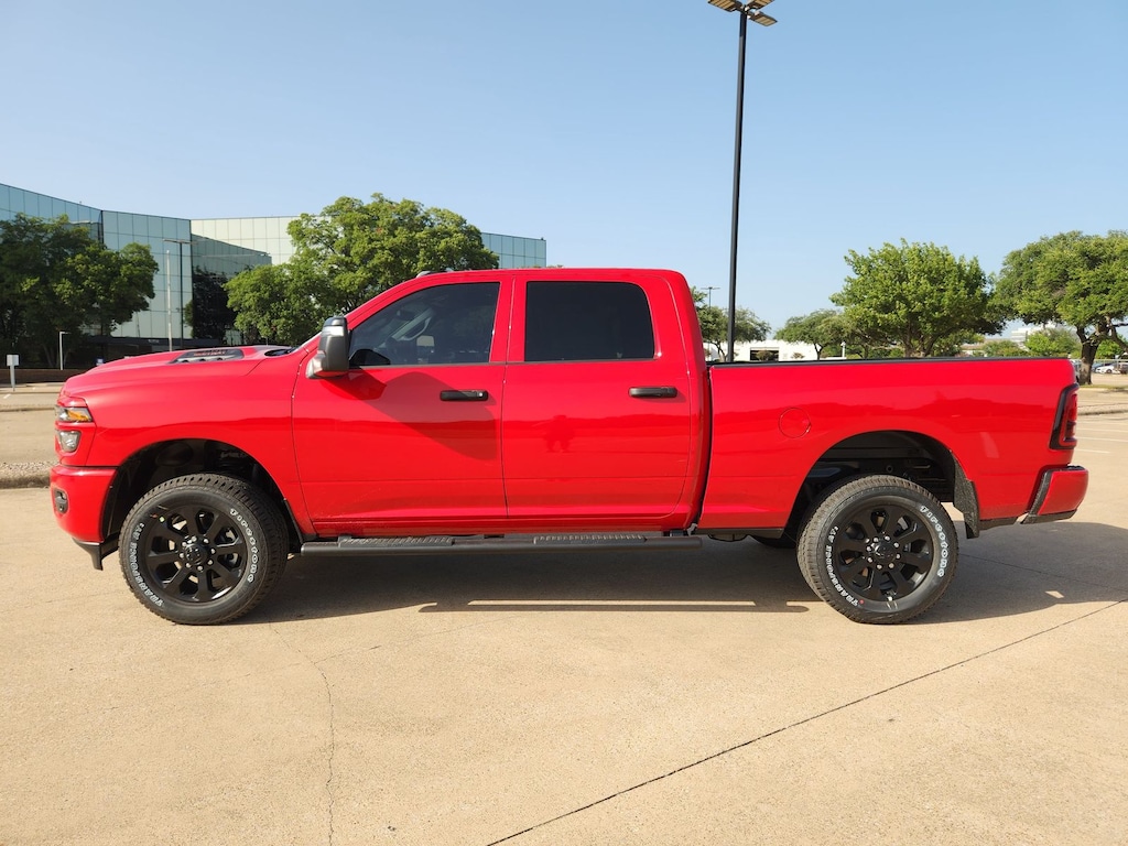 New 2026 Ram 2500 BLACK EXPRESS CREW CAB 4X4 6'4 BOX Pickup