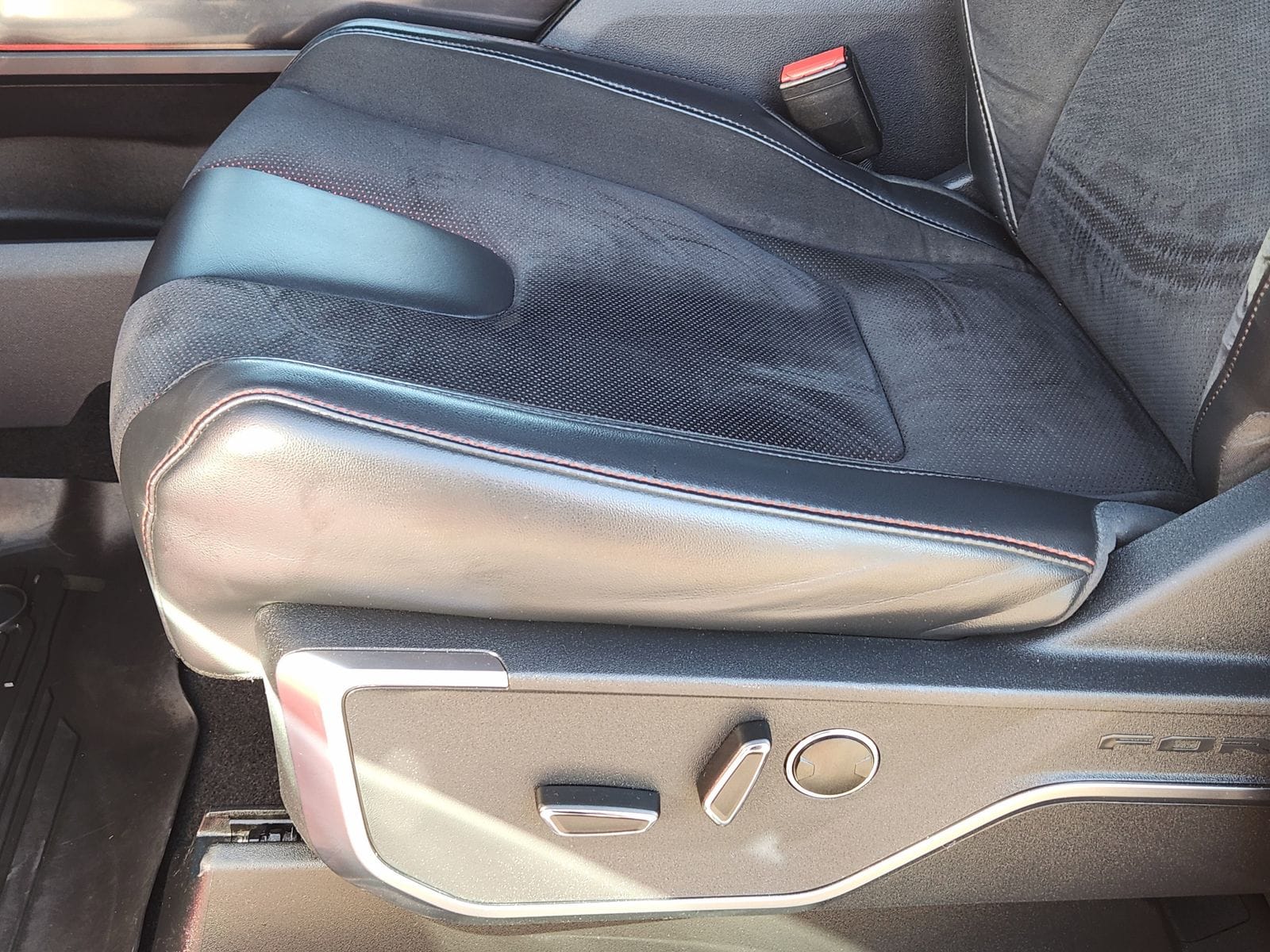 Used 2024 Rapid Red Tinted Ford Raptor image 33