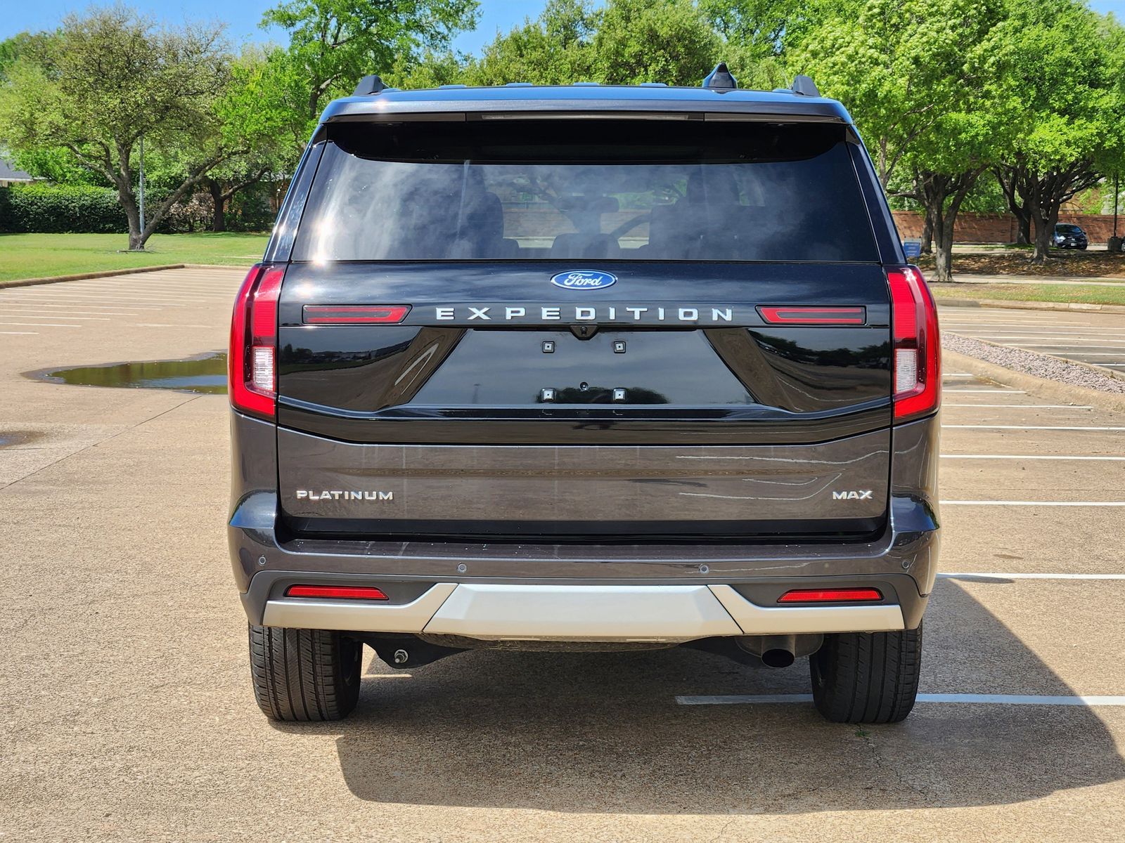 Used 2025 Gray Metallic Ford Platinum image 5