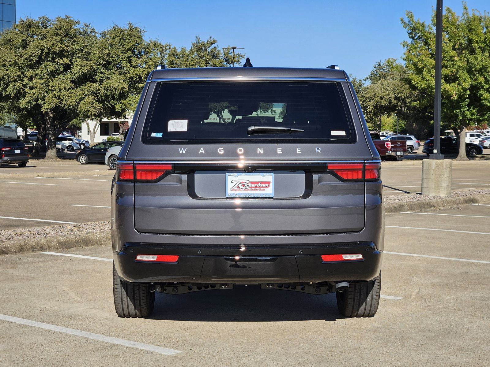 New 2025 Baltic Gray Jeep LIMITED 4X4 image 5