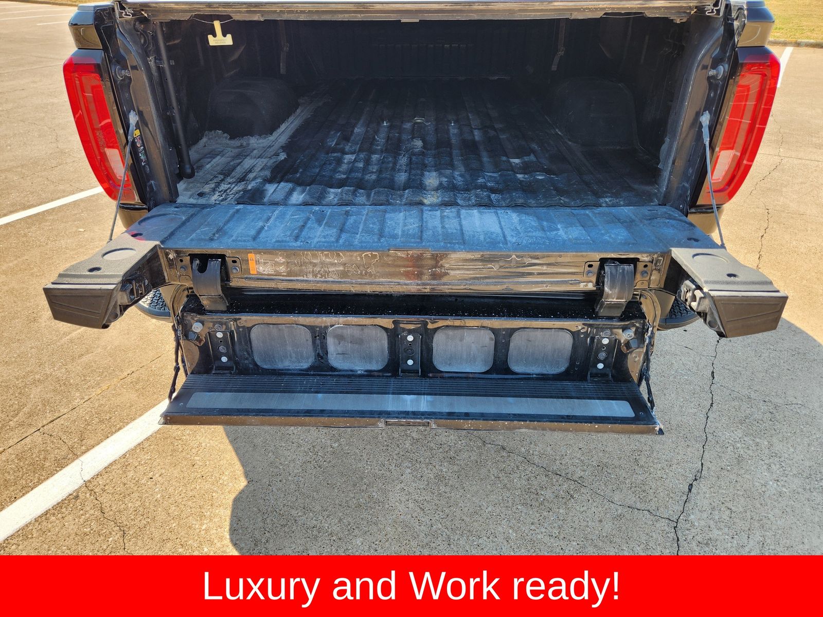 Used 2022 Onyx Black GMC Denali image 43