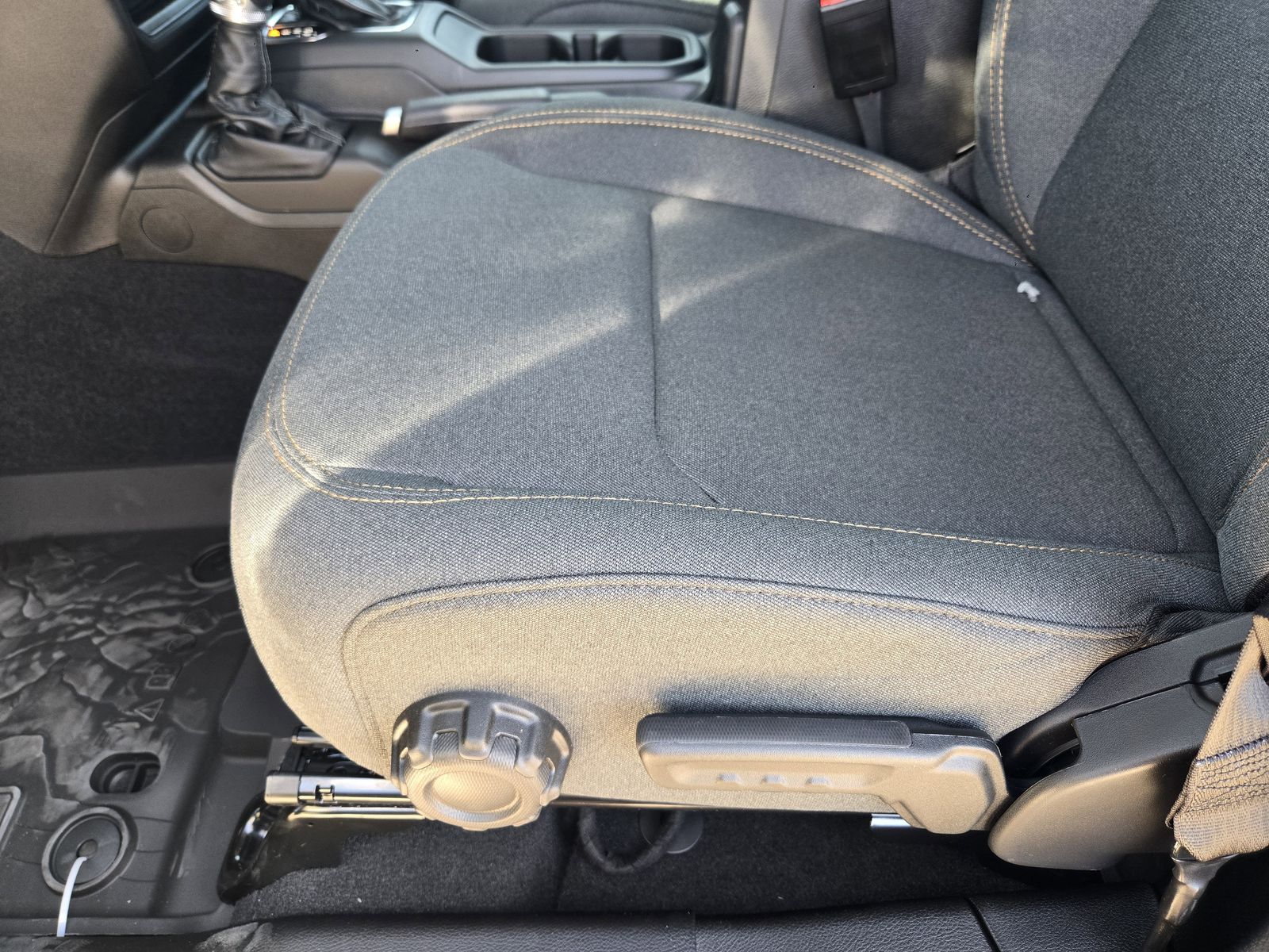 New 2026 41 Jeep 4-DOOR SPORT image 26