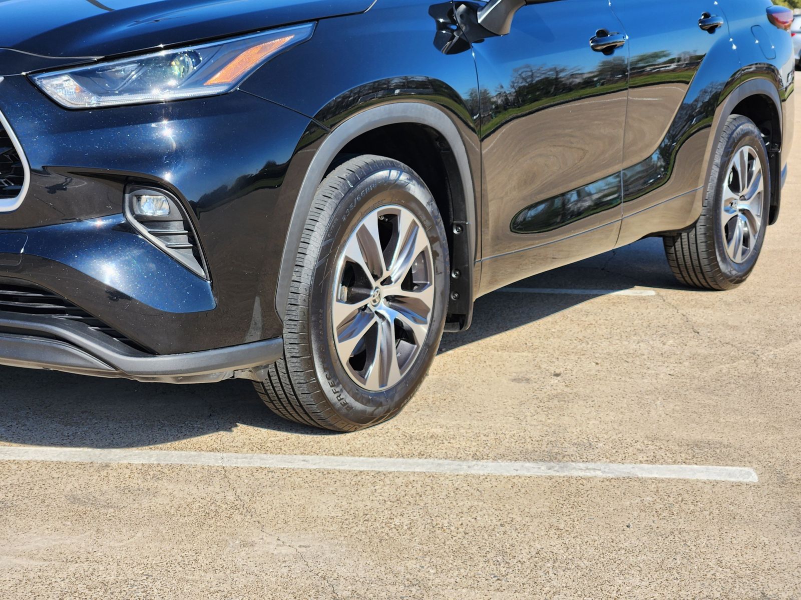 Used 2021 Midnight Black Toyota XLE image 12