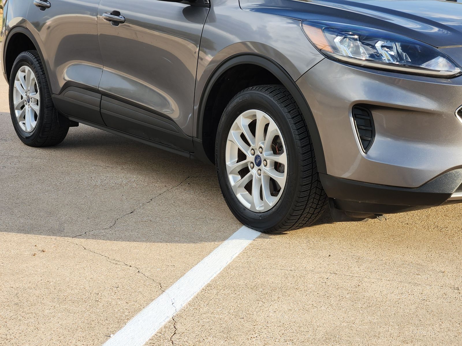 Used 2022 Carbonized Gray Ford SE image 11