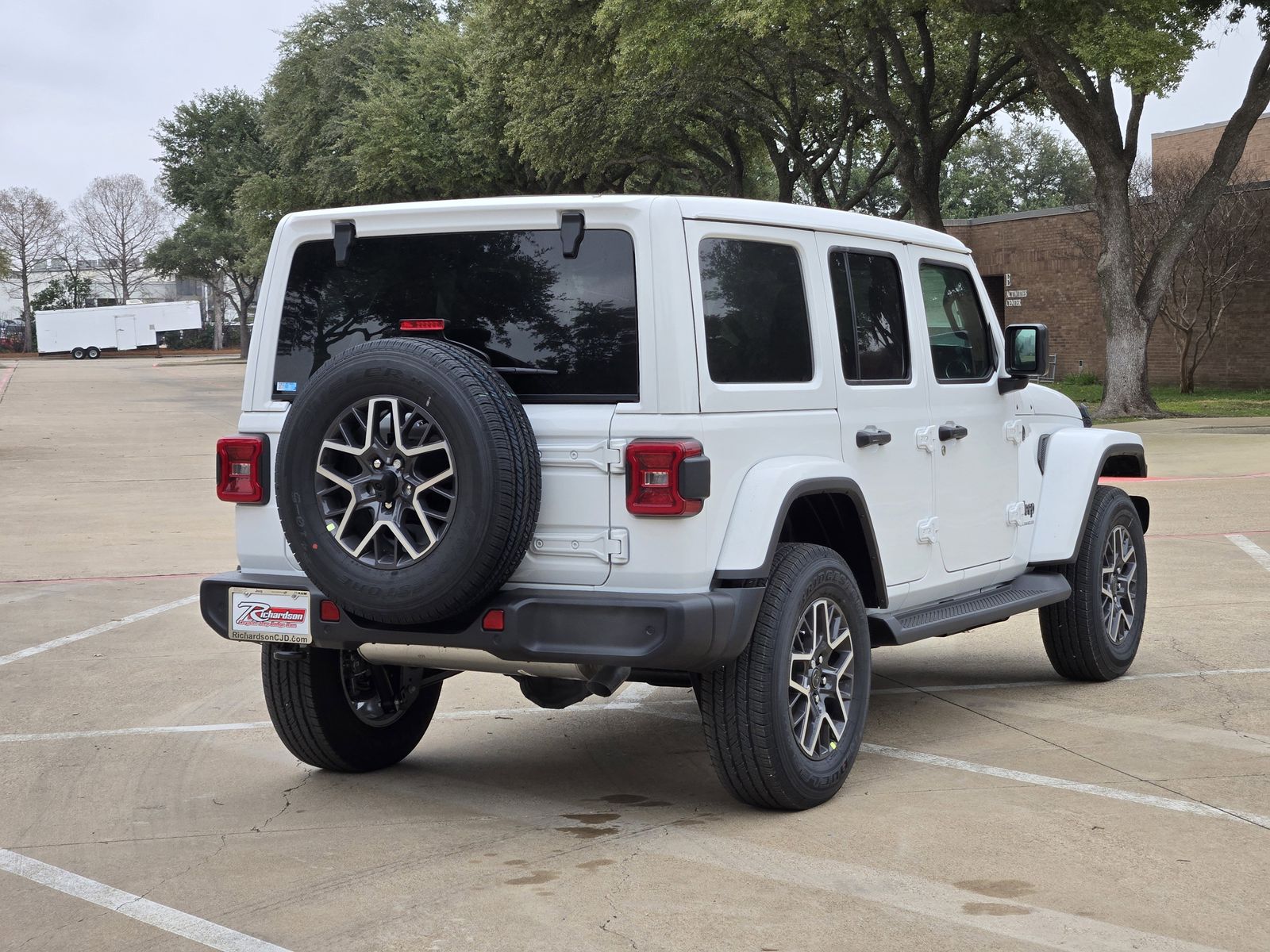 New 2026 Bright White Jeep 4-DOOR SAHARA image 7