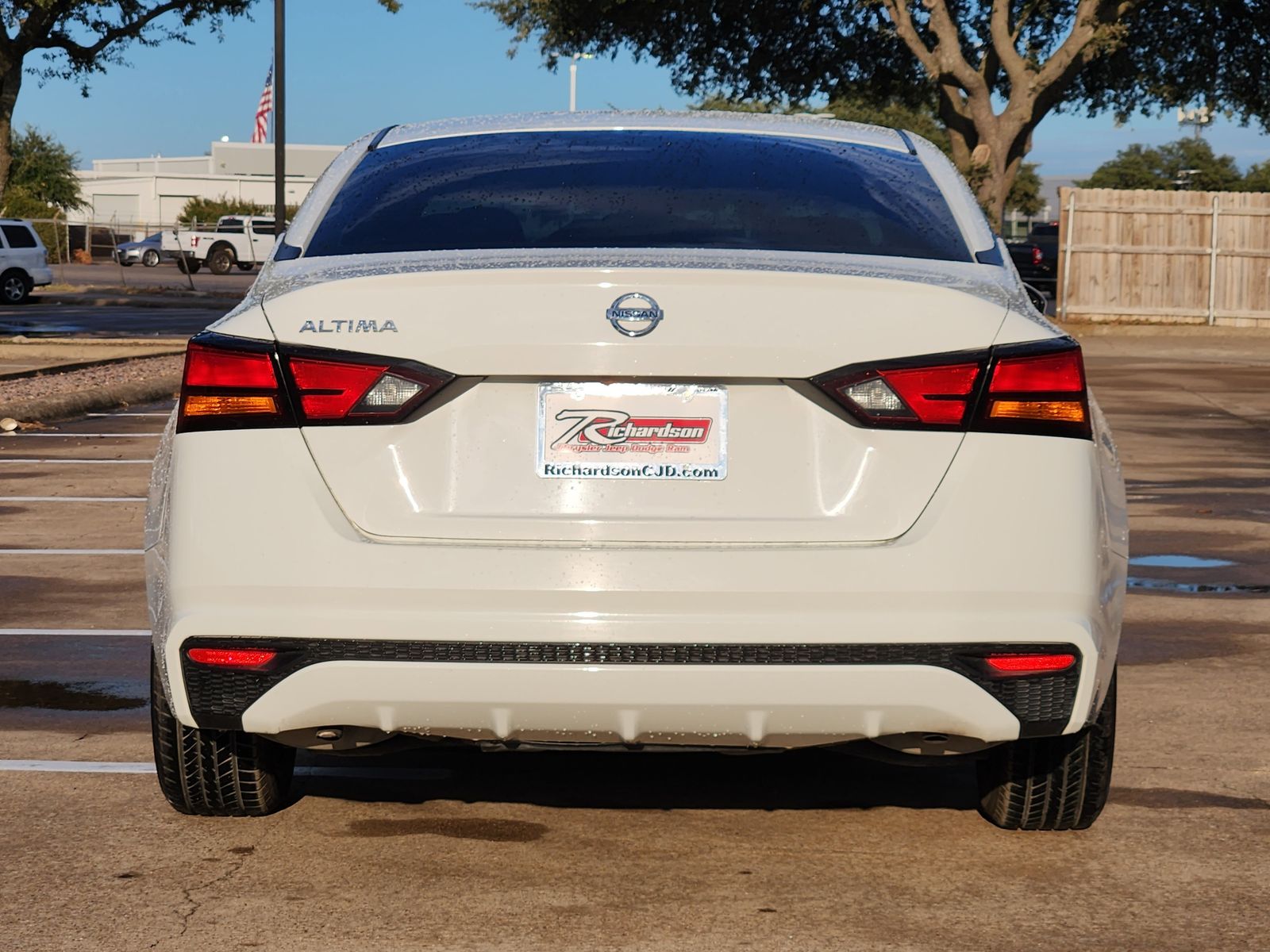 Used 2021 Glacier White Nissan 2.5 S image 5