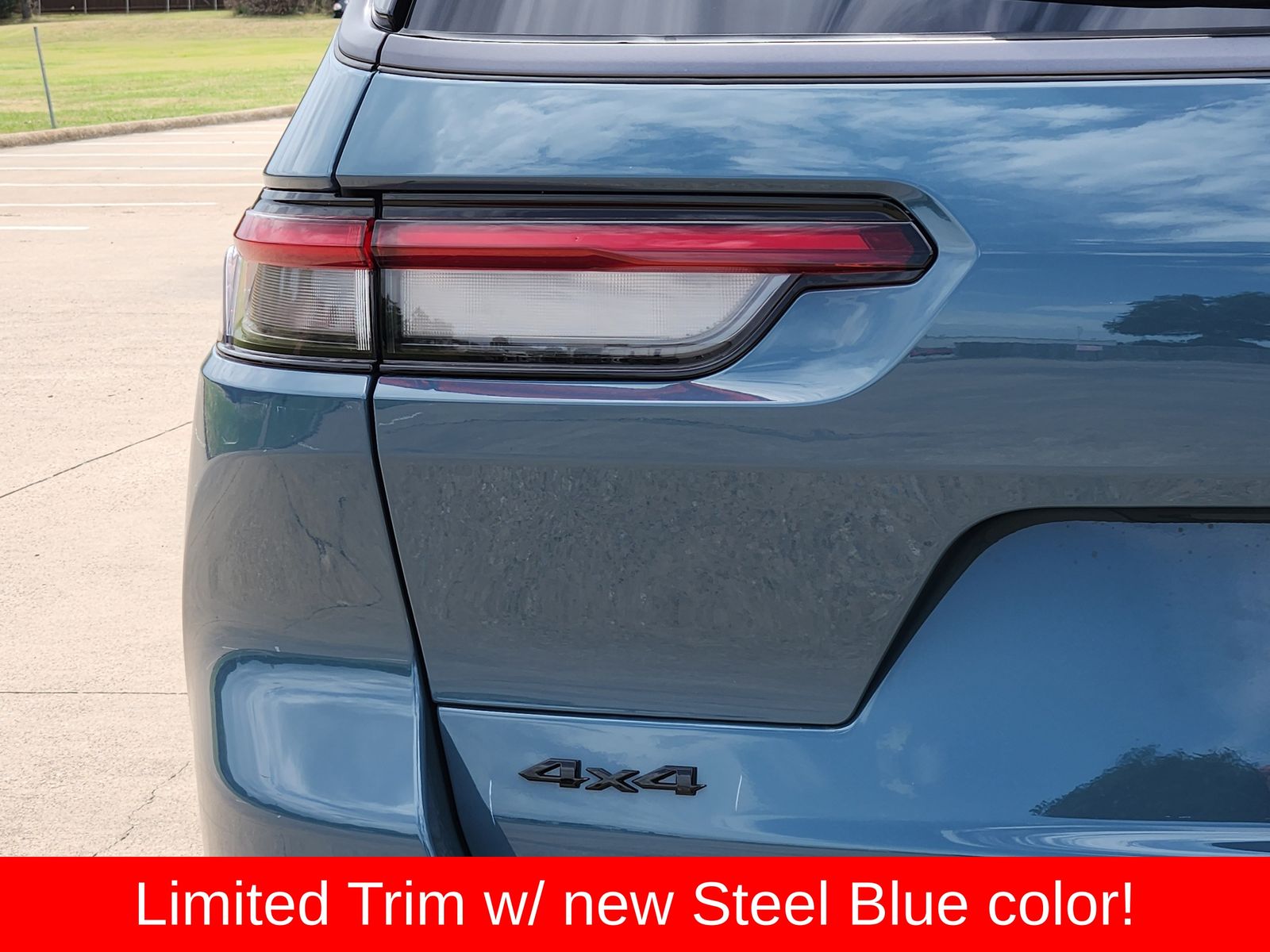New 2026 Steel Blue Jeep L LIMITED 4X4 image 15