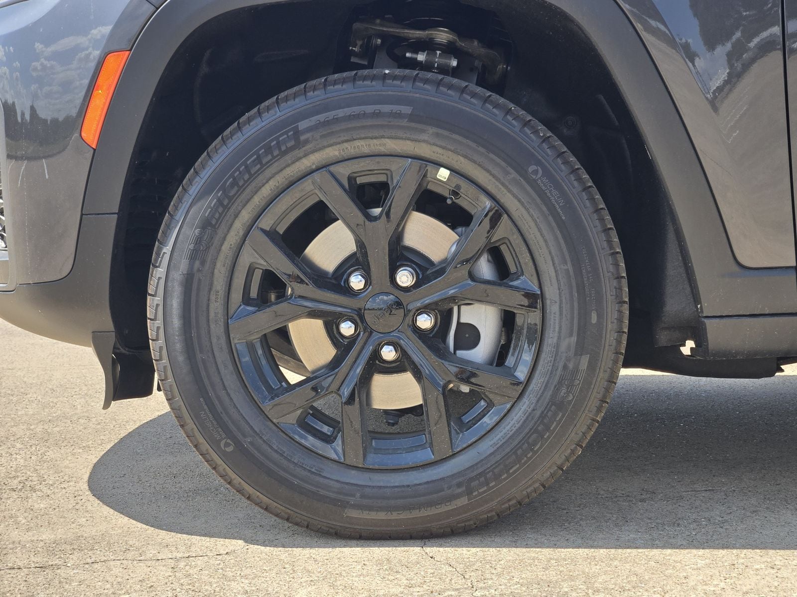 New 2026 Baltic Gray Jeep LAREDO ALTITUDE 4X2 image 17