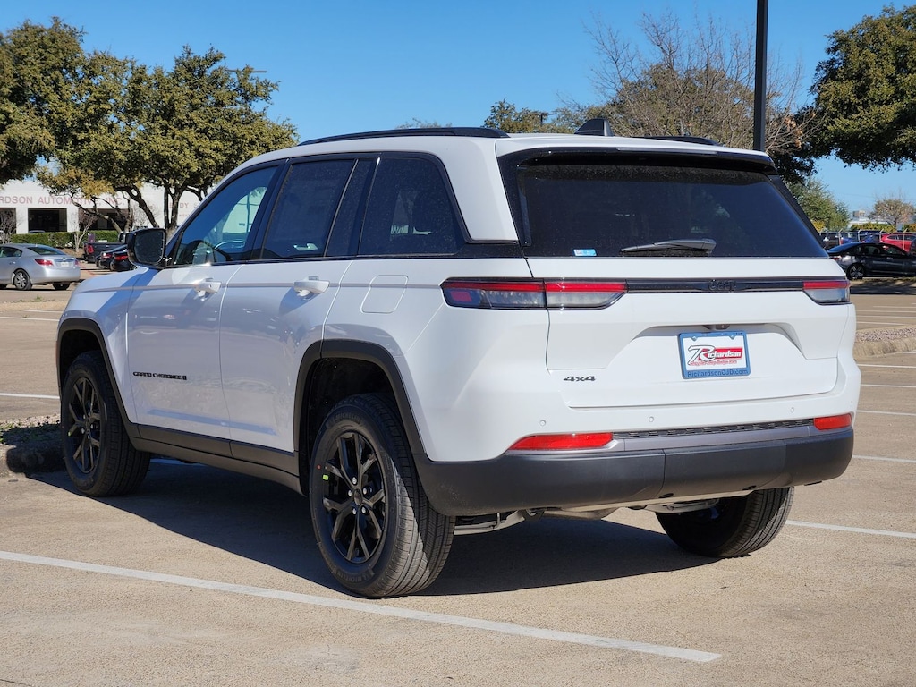 New 2026 Jeep Grand Cherokee LAREDO ALTITUDE 4X4 Sport Utility