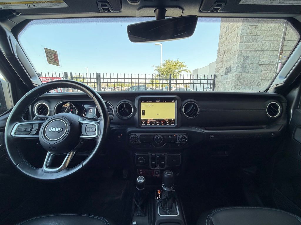 Used 2022 Granite Crystal Jeep Rubicon image 24