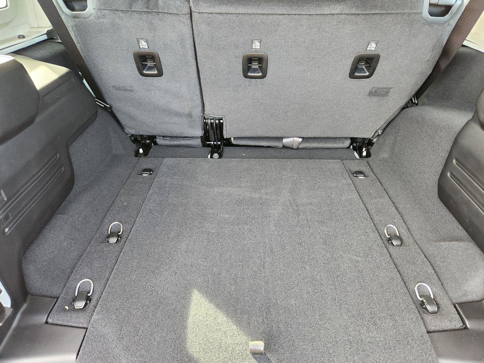 New 2026 Bright White Jeep 4-DOOR SPORT image 32