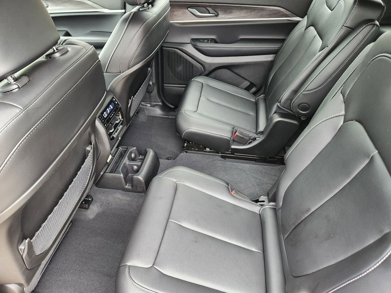 Used 2025 Bright White Jeep Limited image 40