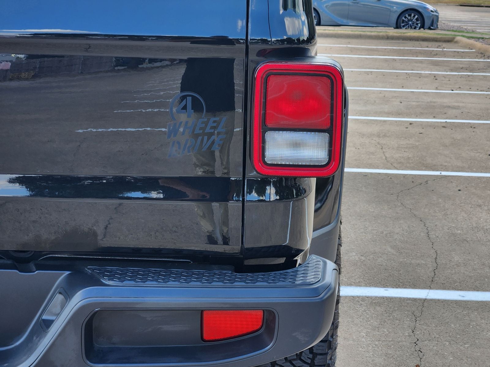 Used 2022 Black Jeep Sport image 16