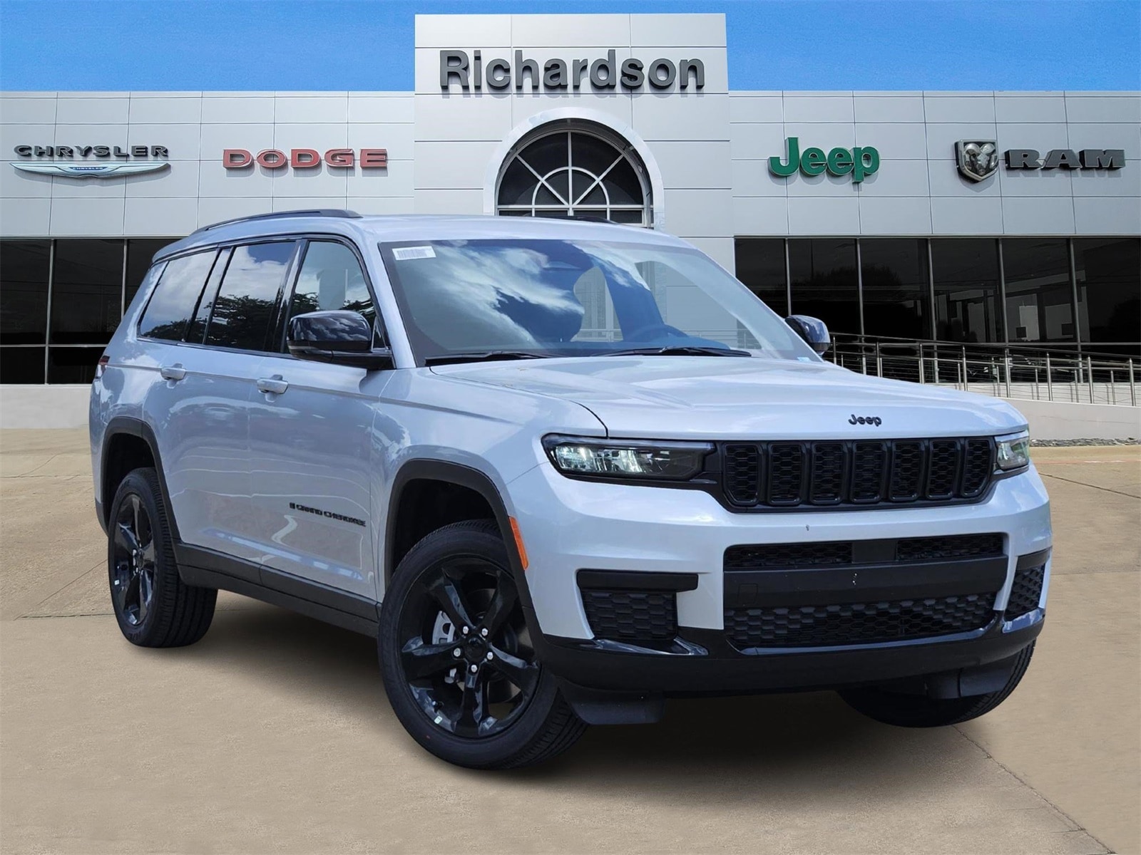 2025 Jeep Grand Cherokee L Altitude's photo