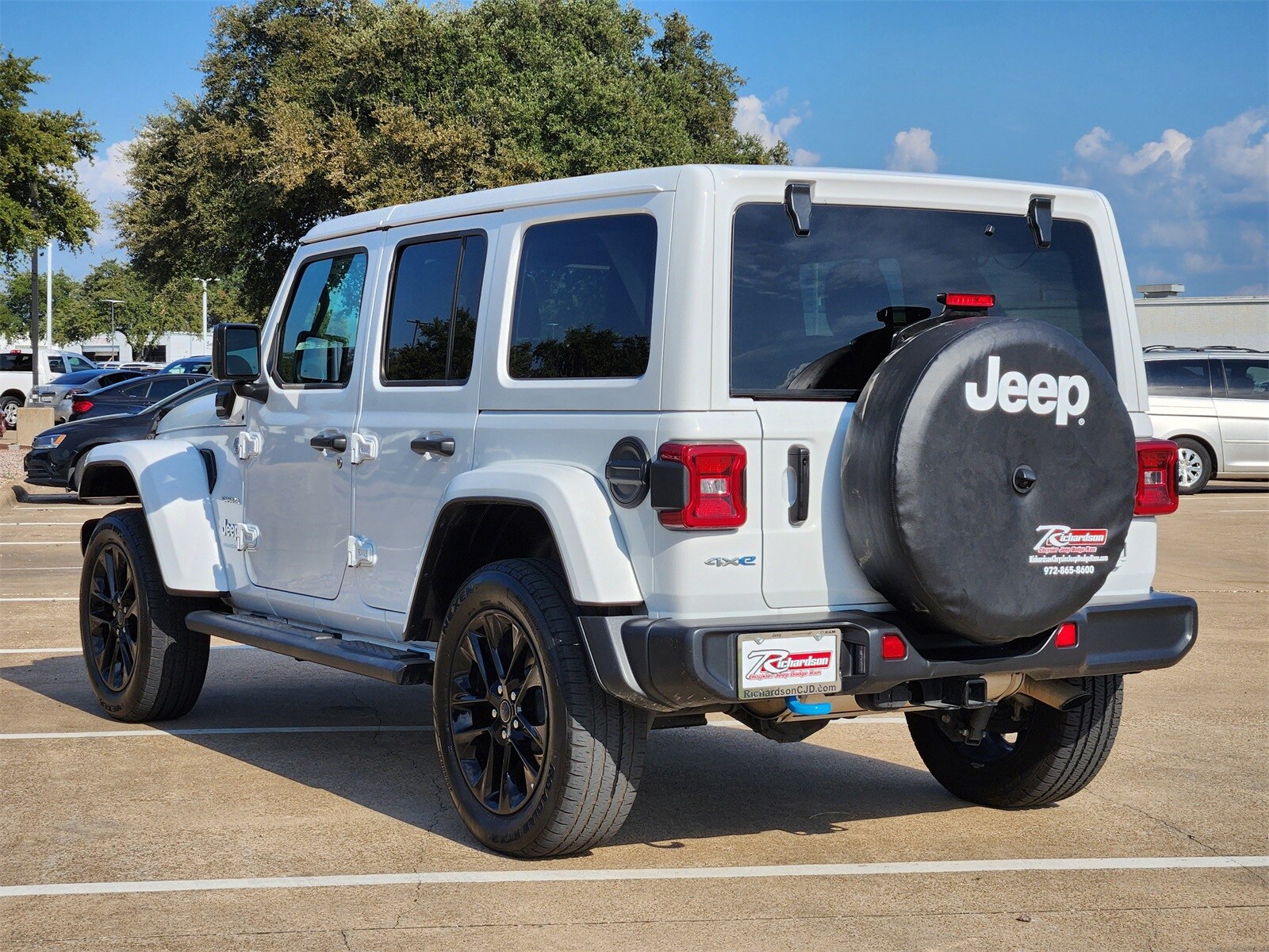 2024 Jeep Wrangler 4xe Sahara photo 3