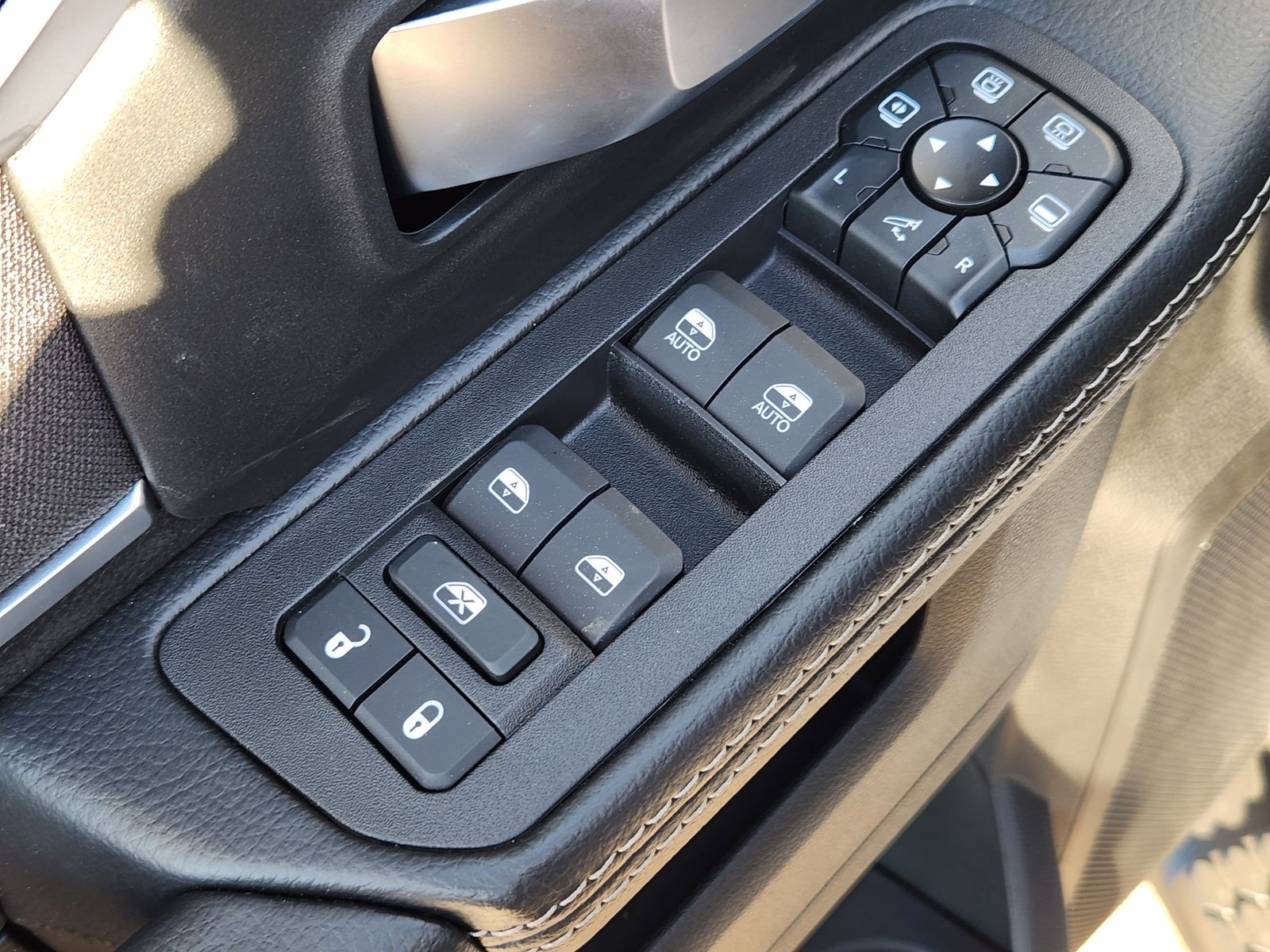 New 2025 Bright White Ram BIG HORN CREW CAB 4X4 6