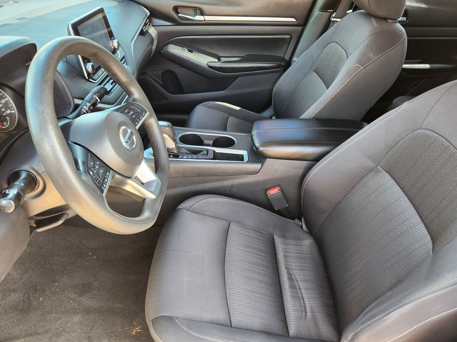 Used 2022 Brilliant Silver Nissan 2.5 SV image 21