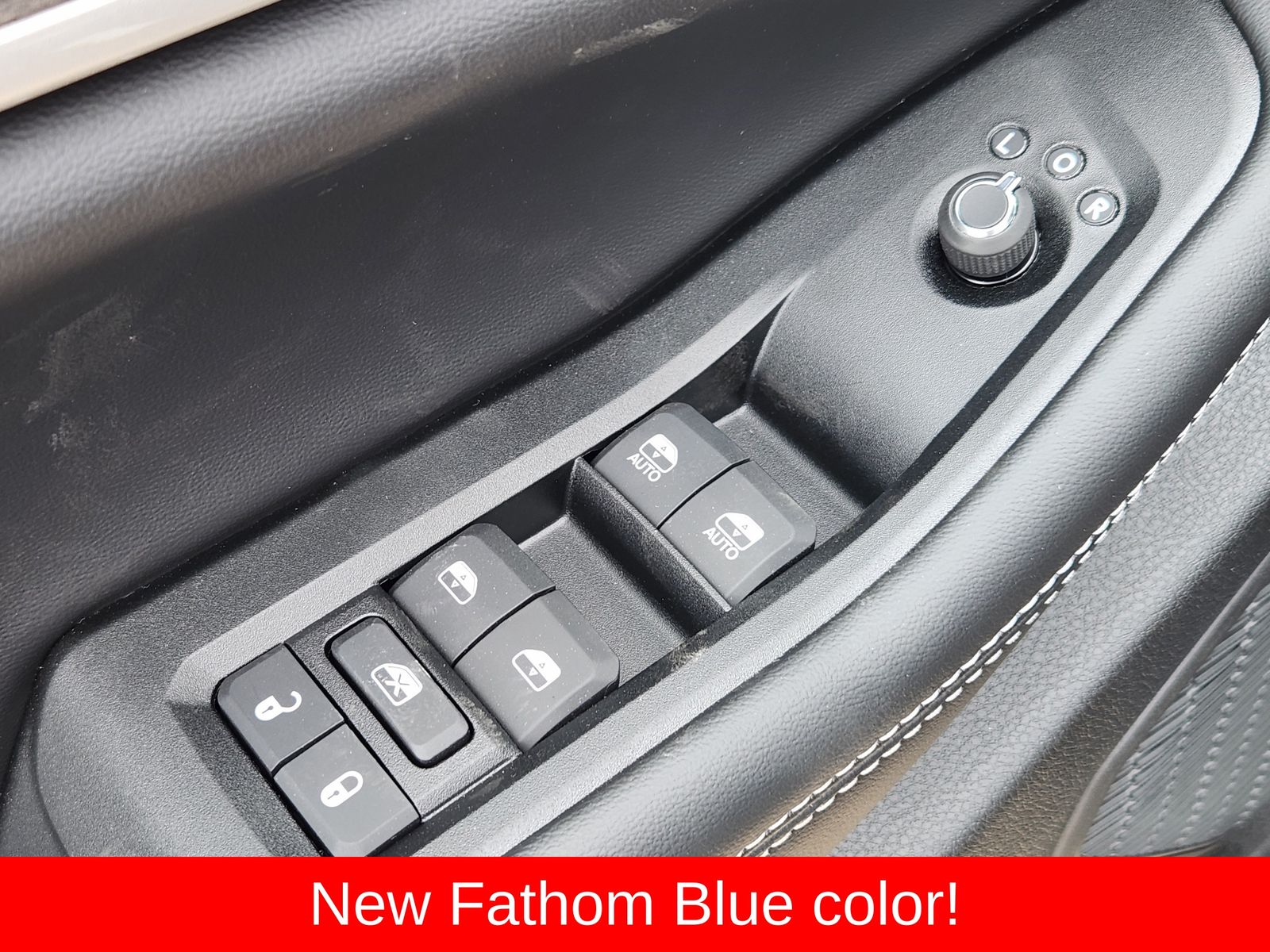 New 2026 Fathom Blue Pearlcoat Jeep L LIMITED 4X4 image 31