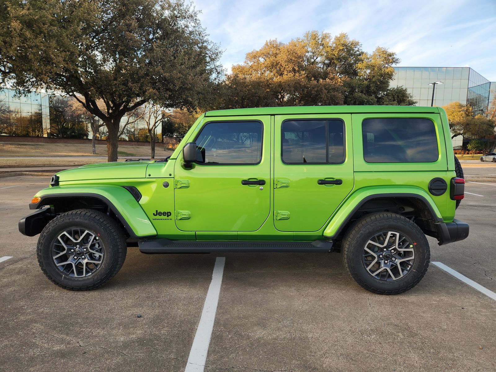 New 2026 Mojito Jeep 4-DOOR SAHARA image 3