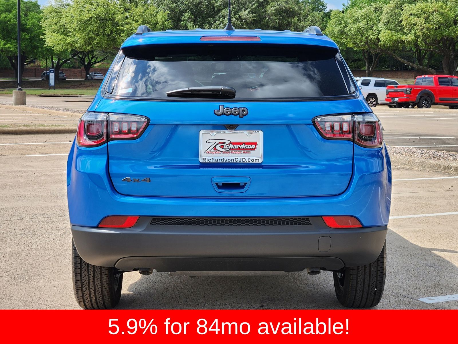 New 2026 Hydro Blue Pearlcoat Jeep LATITUDE ALTITUDE 4X4 image 5